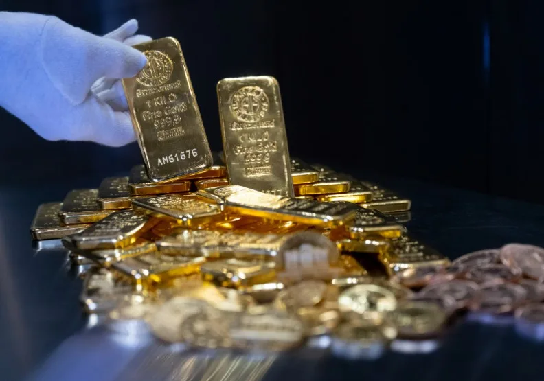 國際金價創每盎司逼近4400美元的歷史新高後，10月下旬突然跳水。達志影像