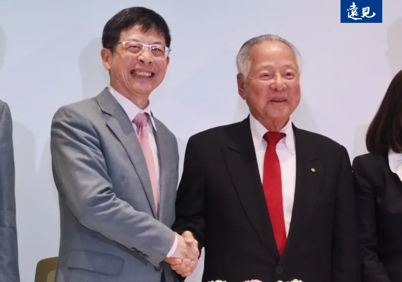 玉山金董事長黃男州（左）、三商人壽董事長翁肇喜（右）。林韶安攝