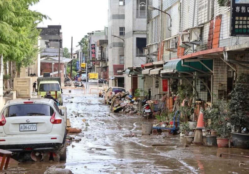 宜蘭縣政府表示，昨天雨量破紀錄，包括蘇澳、冬山河地區仍有多處淹水。取自臉書@蘇澳鎮公所