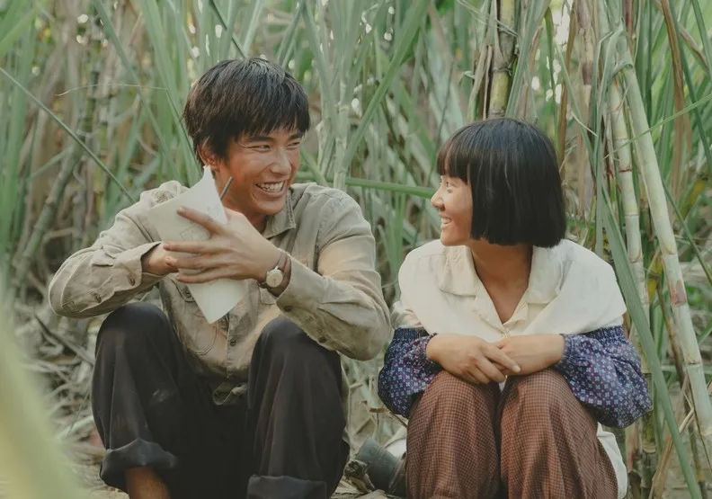 在《大濛》中，曾敬驊與方郁婷飾演一對兄妹，感情深厚。華文創