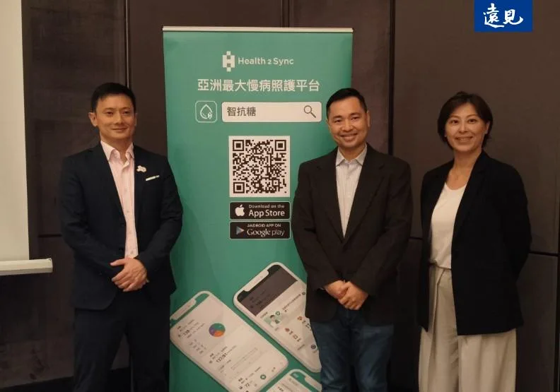 慧康生活科技打造亞洲最大慢性病AI智慧醫療平台，圖左為共同創辦人暨執行長鄧居義。段詩潔攝
