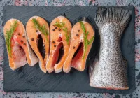 養殖鮭魚Omega-3下降還能吃？魚類怎麼挑？魚油吃法一次看