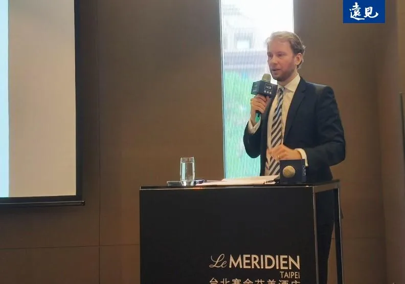 路博邁固定收益客戶投資組合經理人Tobias Bracey帶來債市第一手觀察。段詩潔攝
