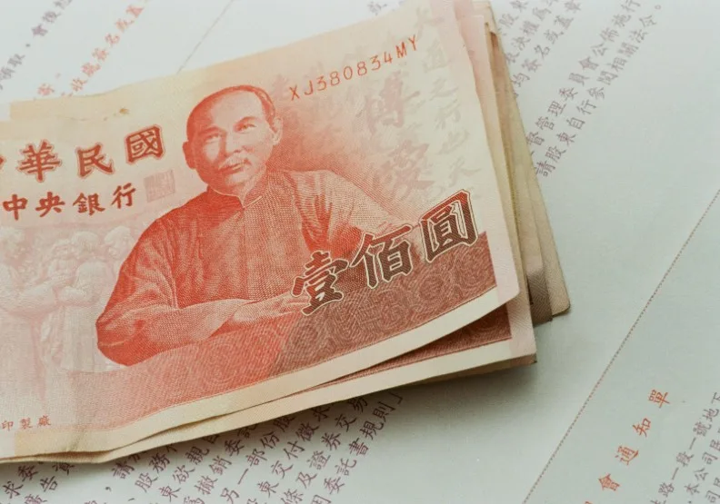 台灣經濟成長率屢創新高，薪資卻原地踏步，房價與物價節節上升。Unsplash by zeals75