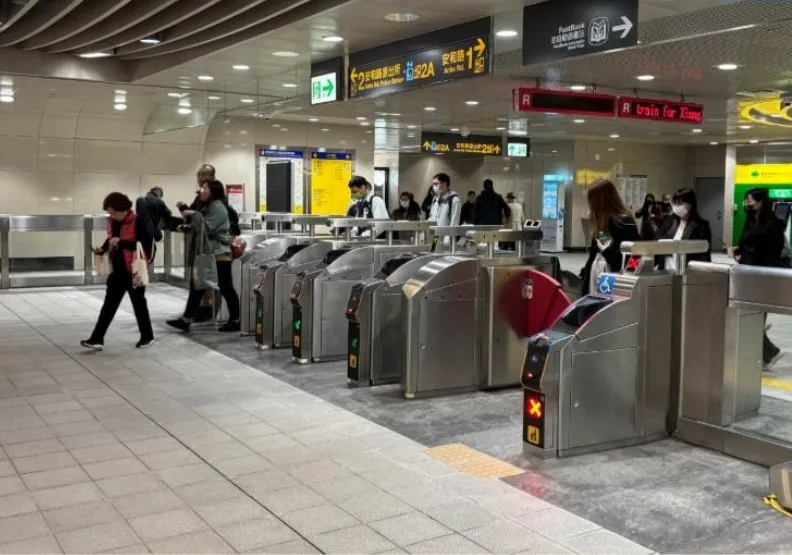 為強化防災韌性，台北捷運市政府站及市府轉運站今天下午1時將進行危安演練。蔡炆璇攝