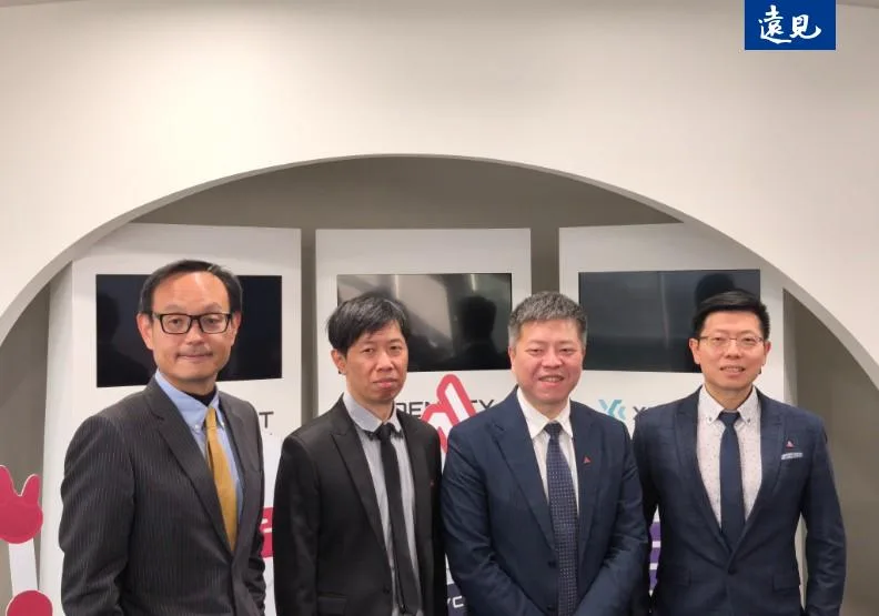 資安軟體新創奧義賽博-KY即將登上創新板，他們希望能夠產品賣到全世界；從左至右為財務長黃文傑、技術長邱銘彰、董事長暨執行長吳明蔚（右）和資安長叢培侃。曾子軒攝