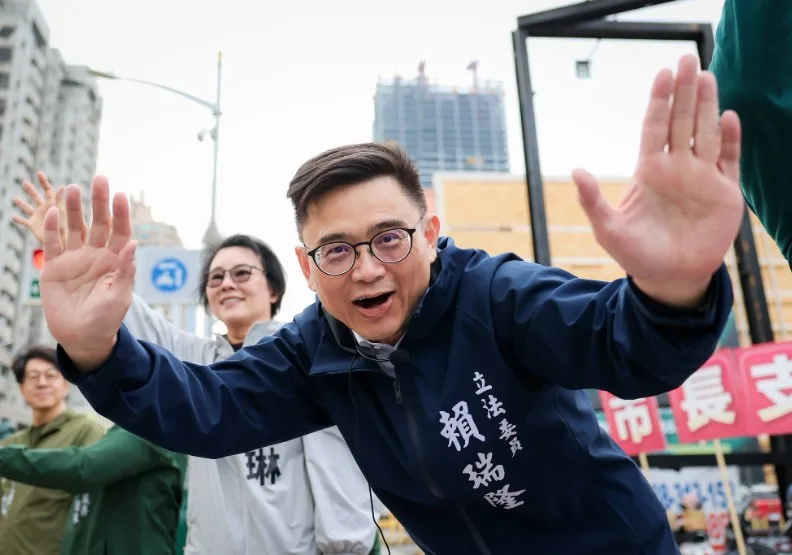 民進黨今天公布2026年高雄市長初選民調結果，由賴瑞隆勝出。取自臉書@賴瑞隆
