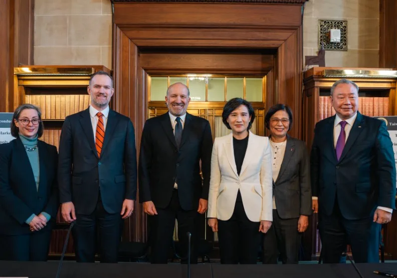 台美關稅談判在美東時間15日結束總結會議。取自X@howardlutnick 
