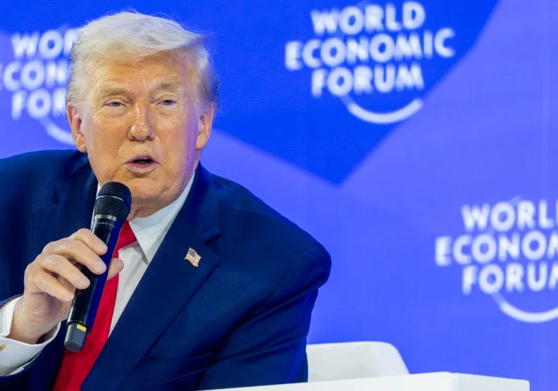 川普在瑞士達沃斯（Davos）世界經濟論壇（WEF）發表演說，首度明確表示不會以武力奪取格陵蘭。Flickr by World Economic Forum