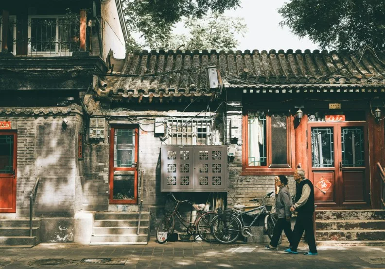 台灣邁向超高齡社會，「人屋雙老」成為日常隱憂。pexels-zhangkaiyv