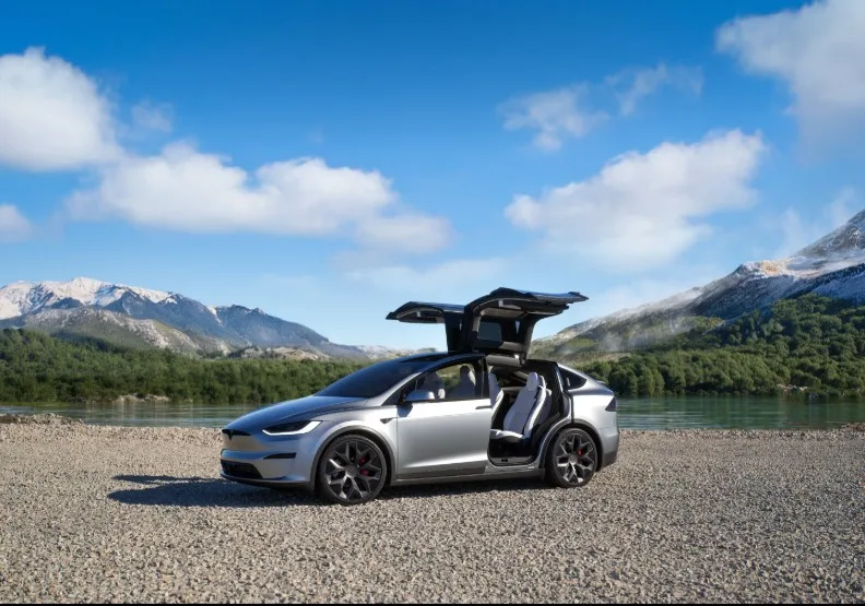 Model X休旅車取自Tesla