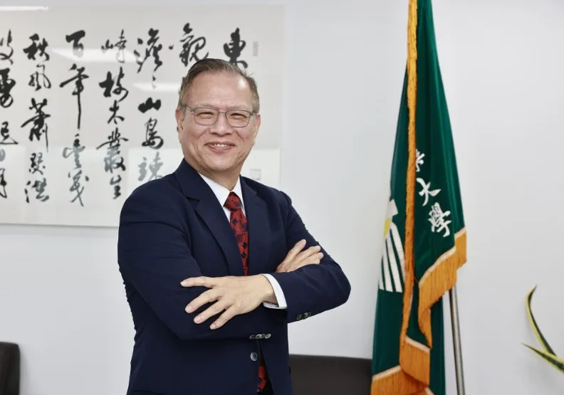 中國醫藥大學校長江安世院士帶領中醫大在AI浪潮中培育全球生醫創新人才。