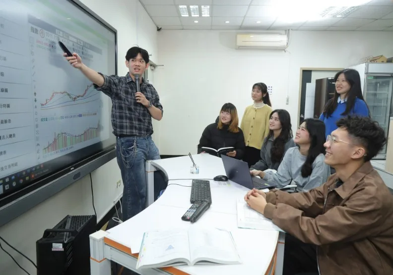 致理「企業最愛科大」不只是口碑，而是雇主端用人回饋的累積，勇奪11連霸冠軍。