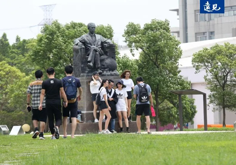 依據大學招生委員會聯合會資料，今年申請入學管道共提供5萬450個名額，涵蓋2206個校系。張智傑攝