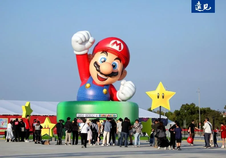 今年燈會中萬眾矚目的「超級瑪利歐主題燈區」。張智傑攝