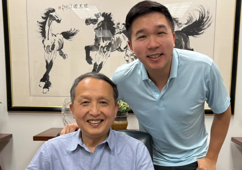 家族企業傳承在「願意放手」與「實際放手」之間，橫亙著一道巨大的鴻溝，Derek與Kenny父子二人，以愛與尊重寫下傳承最美的篇章