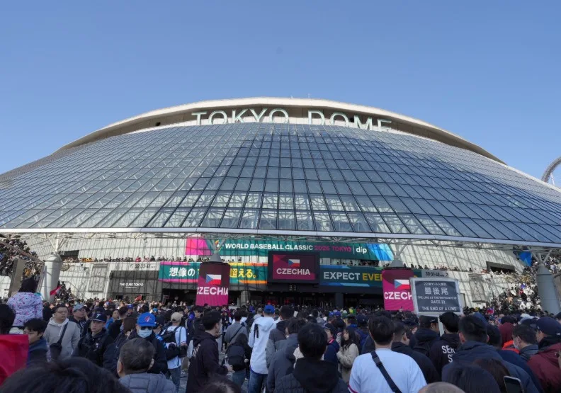 在日本看球注意流感。球迷提供