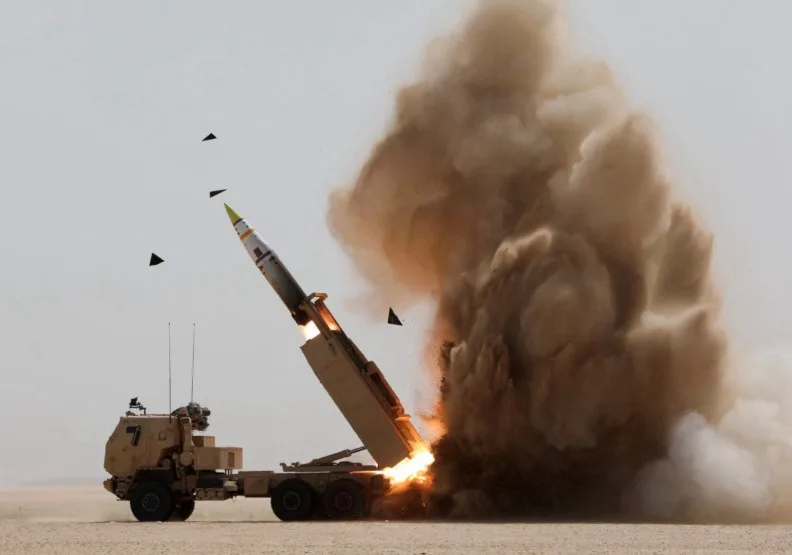 美國陸軍高機動性火箭系統（HIMARS）在與伊朗政權的戰鬥中提供縱深打擊能力。取自X@CENTCOM