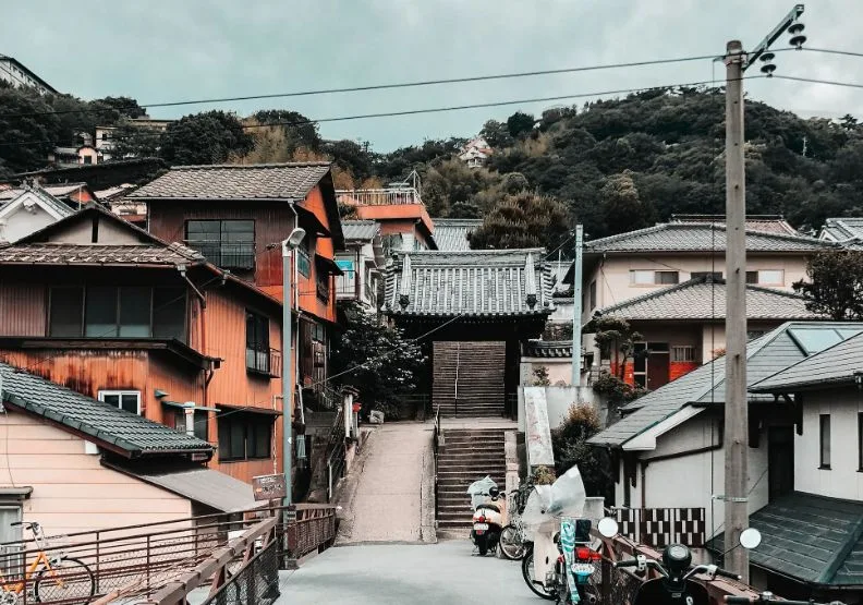 《思考人生大哉問的早上醒來就要去買菜》／僅為情境圖，取自unsplash