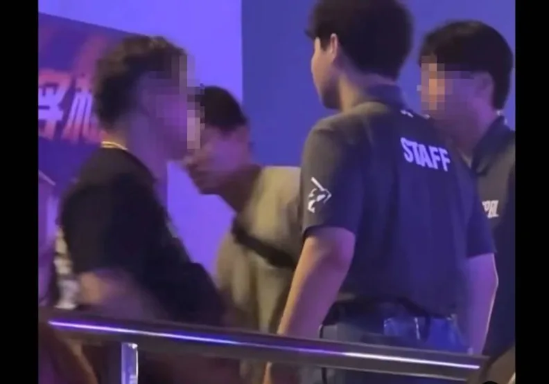 原是房仲儲備經理的蔣男，遭起底昔日曾有傷害、公然侮辱與過失傷人前科。取自X