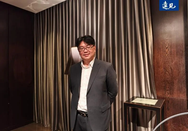 Salesforce台灣總經理徐嘉聲比喻，SaaS原先的訂閱收入和Token消耗計價收入，彼此之間就像買西裝順便買褲子，沒有排擠效應。曾子軒攝