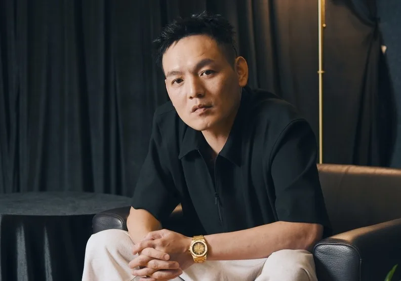 無論是玖壹壹的春風還是演戲的春風，他總是能在不同的領域綻放光芒。魯皓平攝