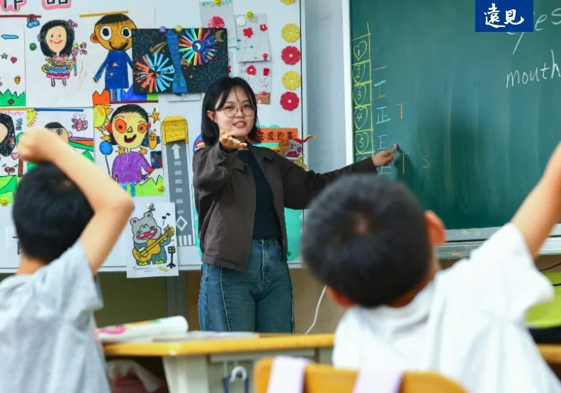 許多年輕老師懷抱「希望陪伴孩子成長」的初衷來到偏鄉，但現實重壓最終讓老師們選擇離去。（圖為示意圖）黃菁慧攝