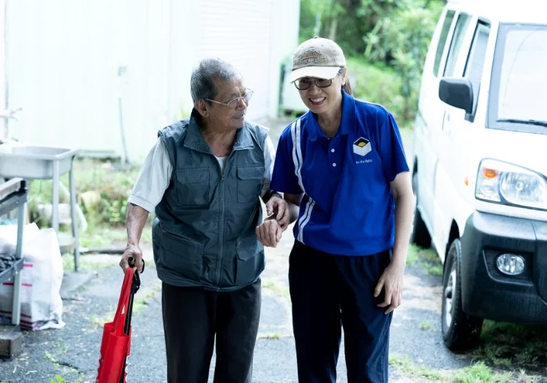 台灣步向高齡化、少子化與缺工潮，偏鄉民眾的交通移動與照顧需求，成為嚴峻課題。取自微光行動協會官網