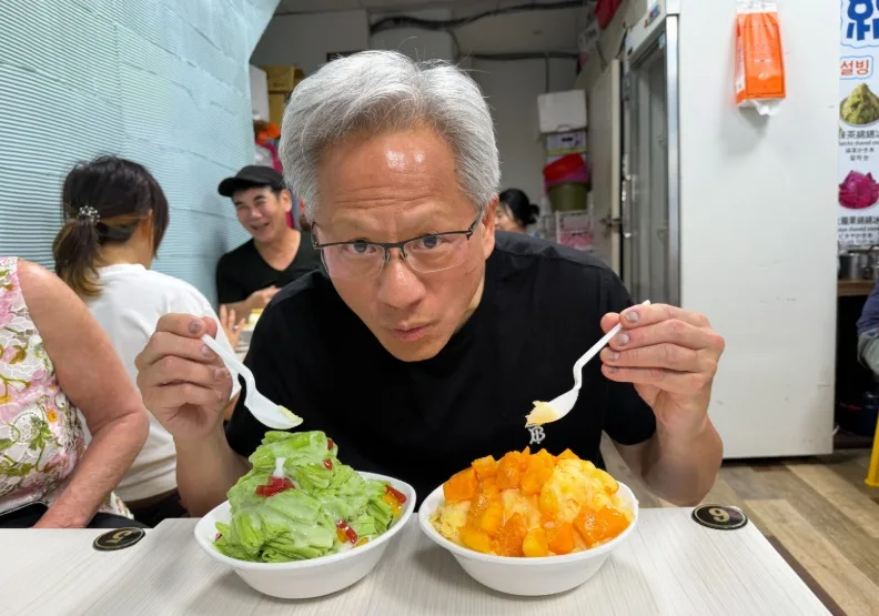 黃仁勳訪台，現身饒河夜市吃刨冰。取自Nvidia Blog