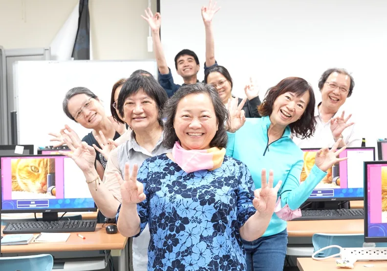 佛光大學申請教育部「30+大學試辦計畫」的14學程全數通過，以豐沛辦學量能，打造全齡學習大學。（圖／佛大提供）
