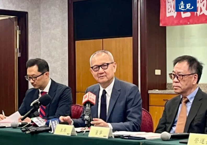 國巨董事長陳泰銘（中）成為台灣新首富。吳季柔攝