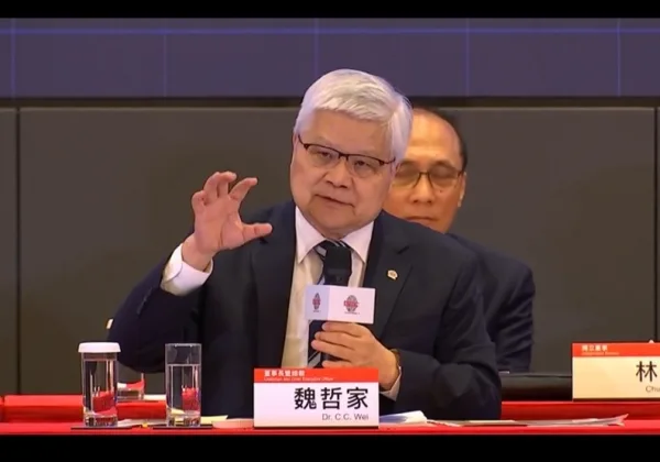 台股崩也不怕？魏哲家喊繼續買台積電股票，「股市強、房市弱」態勢底定？