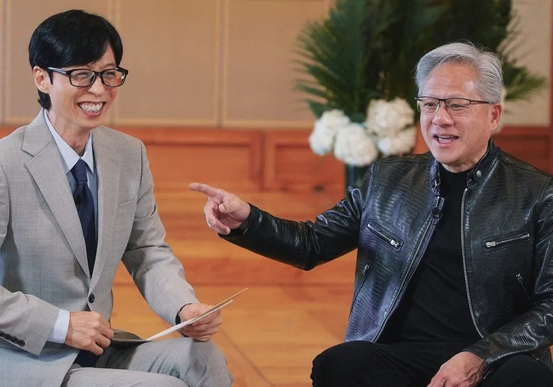 黃仁勳和劉在錫的戶動十分熱絡，也有許多幽默的橋段。iQIYI