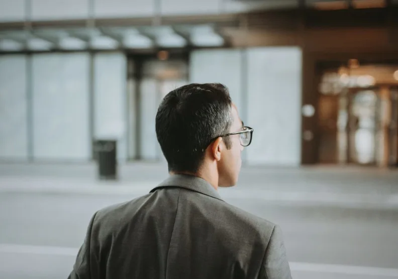 《財富階梯》／僅為情境圖，取自unsplash