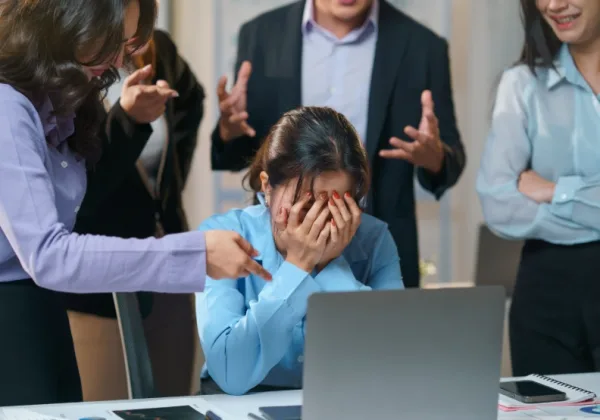 「我是為你好」是職場PUA？7/1職場霸凌法上路，心理師教４訊號自我檢測