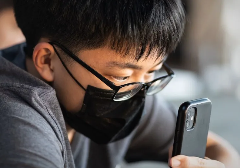 《用界線，讓孩子放下手機》／僅為情境圖，取自unsplash