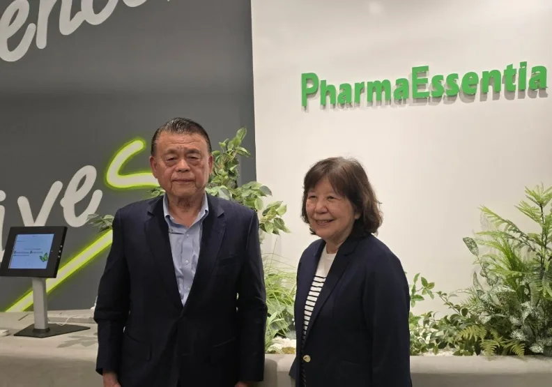 藥華藥執行長林國鐘（左）與藥華藥董事長詹青柳。黃泓瑜攝