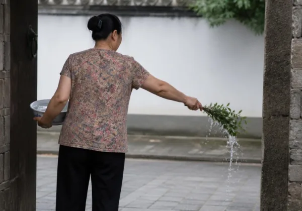 鬼門關送走好兄弟也有禁忌？謝沅瑾推自製陰陽水、除穢包，淨化家內助開運