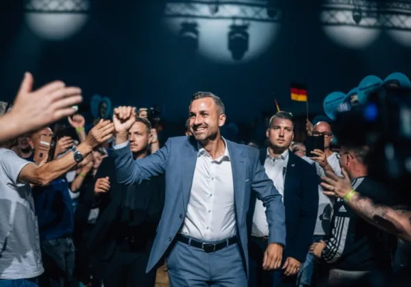 35歲西格蒙德喊創造歷史!德國極右黨AfD是誰?地方選舉為何大勝?