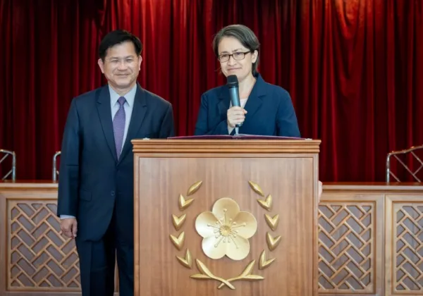 蕭美琴訪義返國!機場發表談話:處境再艱難,台灣都將繼續與世界同行