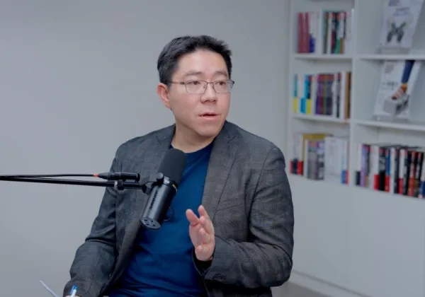 薪資低於平均比率首破七成，AI時代我們正走向K型的哪一端？