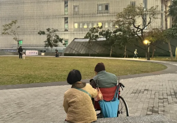 一失智人生就被「沒收」？醫：確診不等於不能作主，照顧別事事代決又代勞