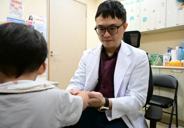 國小女童感染綠膿桿菌，乳頭「幾乎被吃光」！醫籲留意６傷口感染症狀