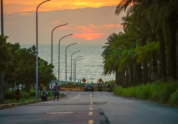 淡水藍海大道11／1有望開放！海天一線公路為何封閉多年？搭輕軌順遊《想見你》取景地