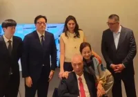 大腦前額葉退化對吳敦義的情緒表達與語言功能，影響有多深遠？