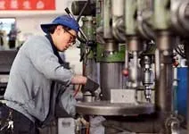 中國成長趨緩 該拚經濟還是拚通膨？