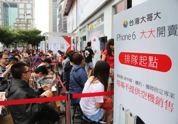 瘋iPhone6，有人排隊，也有人赴美跟著賺！