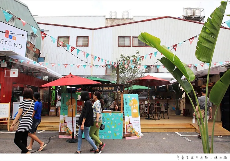 鑽進正興街裡的小巷子 發現一個個色彩繽紛的彩色貨櫃屋!_img_20